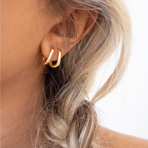 Luv Aj Chain Link Huggies - Picture 3 of 3